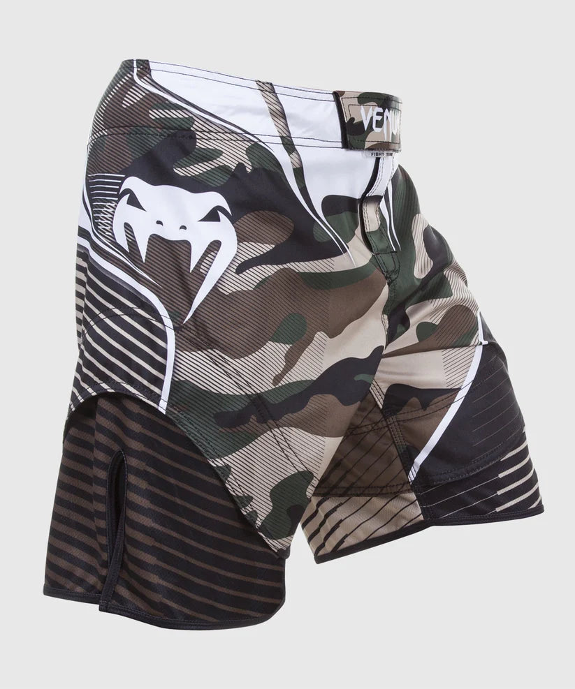 Venum Camo Hero Fightshorts - Green/Brown Image 2