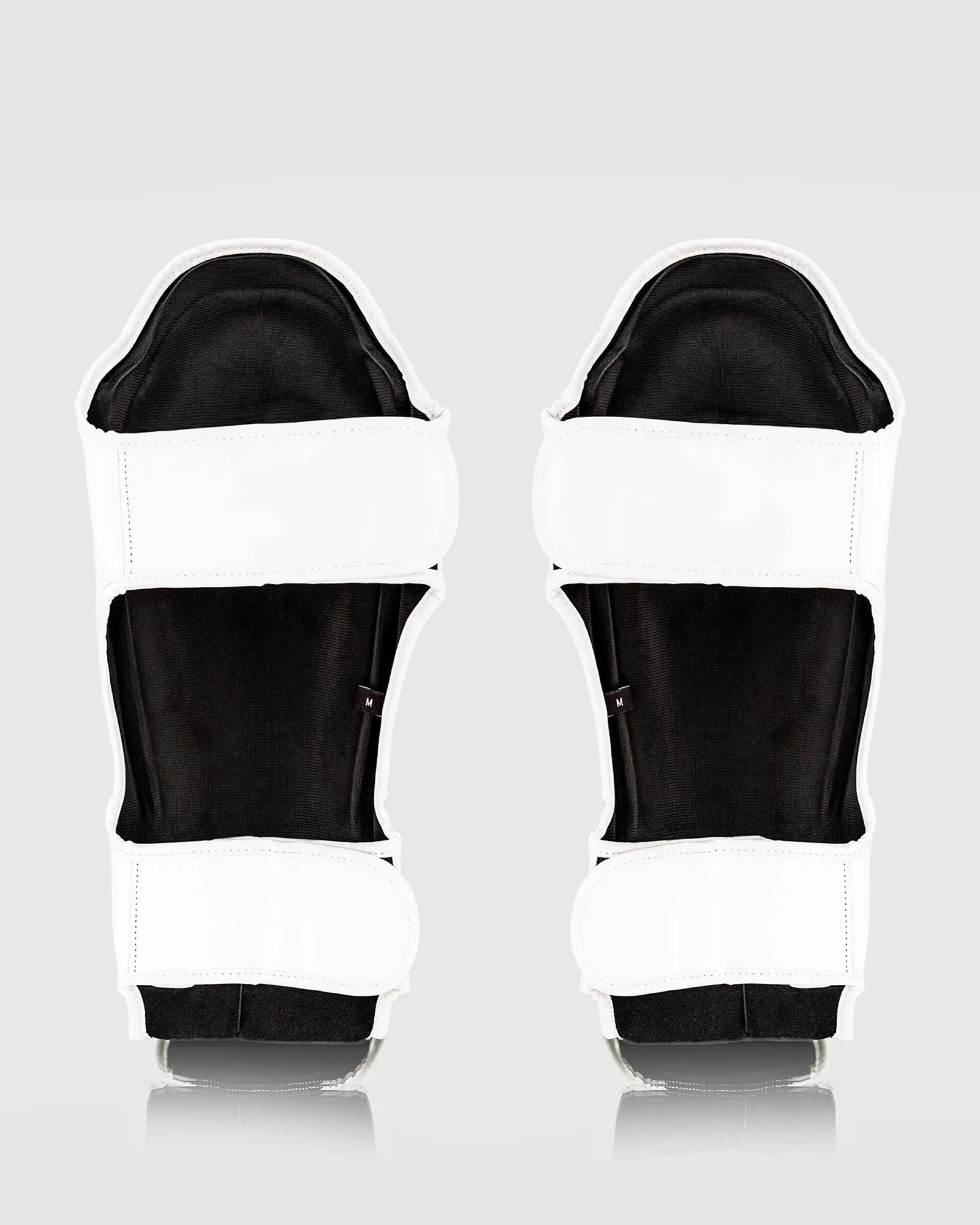 Double Velcro strap closure system on Fly Spectre M 2.0 shin guards