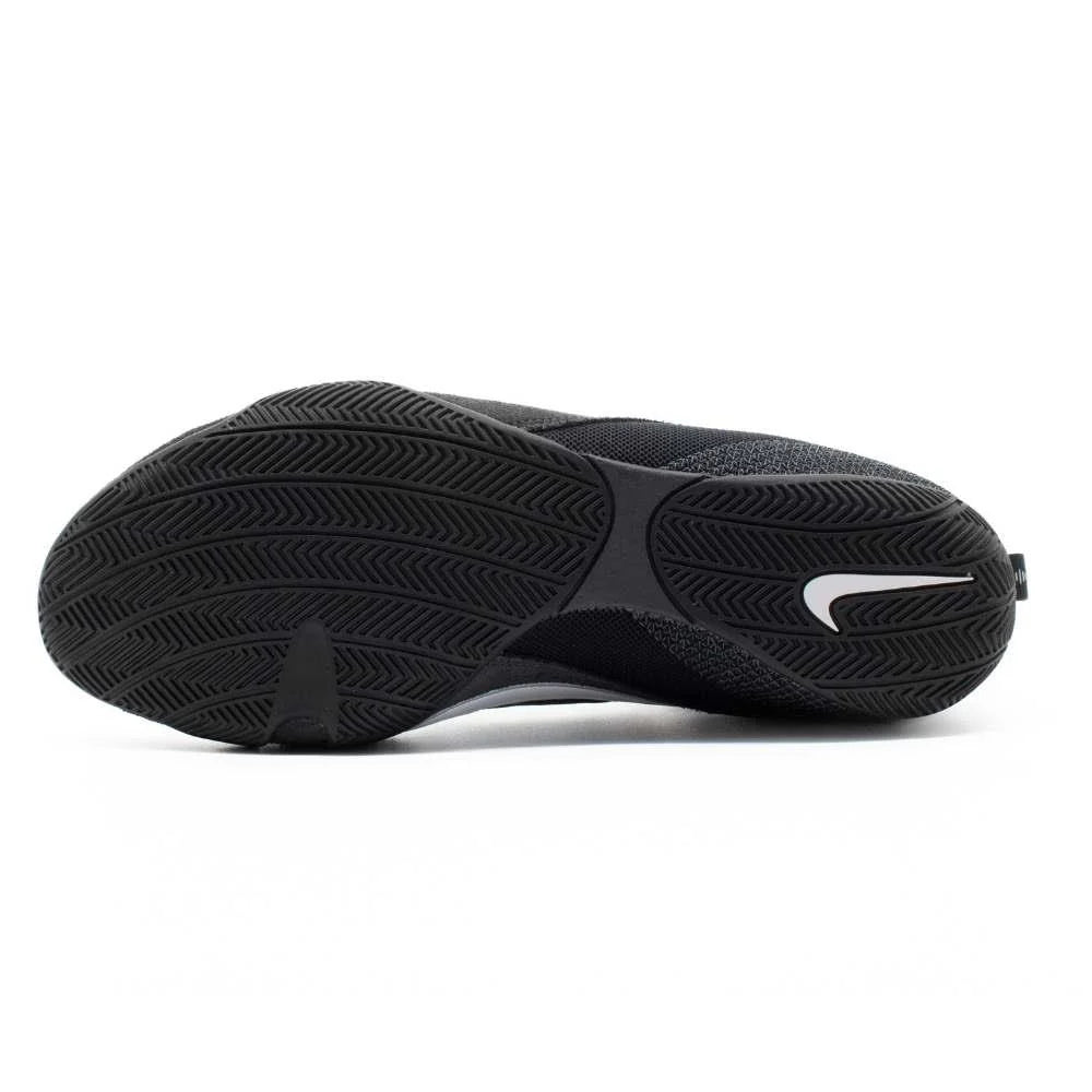 Gum rubber outsole of Nike Machomai 3 Black White boxing shoes providing superior traction for quick footwork.