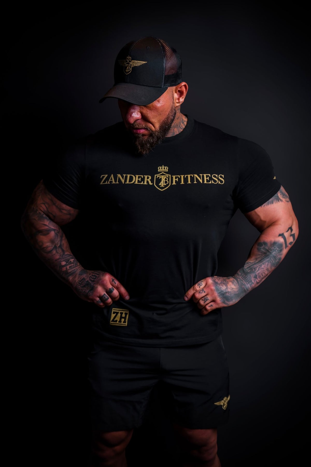 Model wearing the Zander Tee premium cotton training shirt during boxing gym training