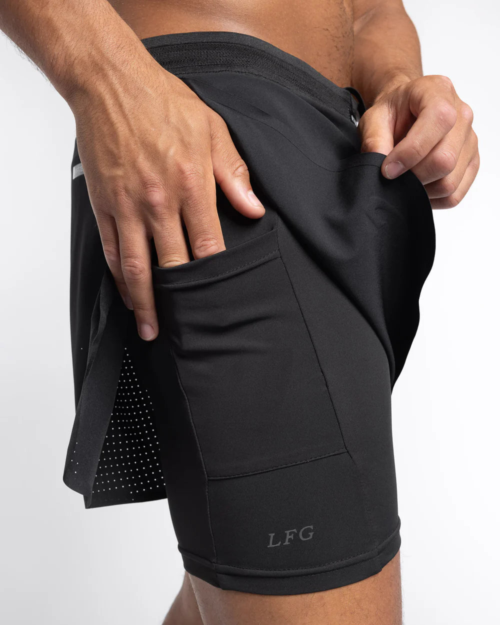 Inner legging phone pocket detail on Boxraw Tunero 2-in-1 Shorts Black