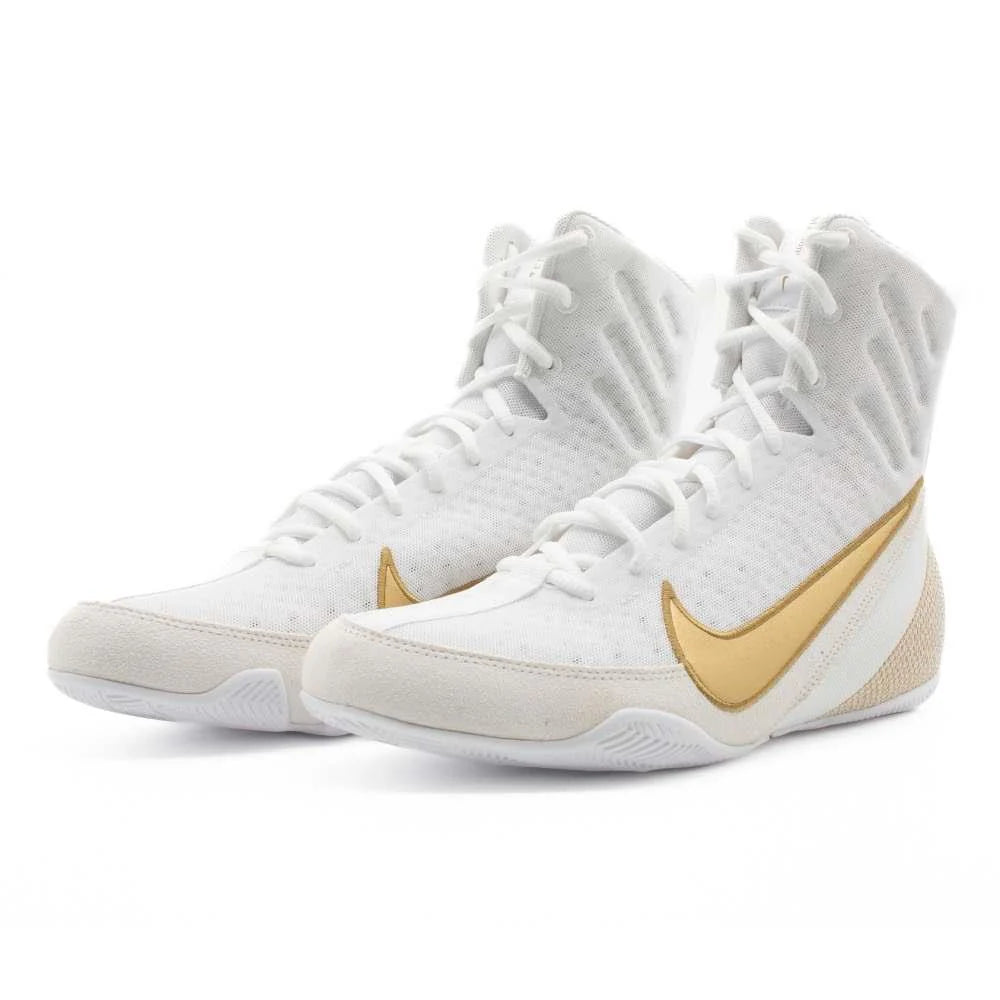 Gum rubber outsole of Nike Machomai 3 showing superior traction for quick pivots and footwork.